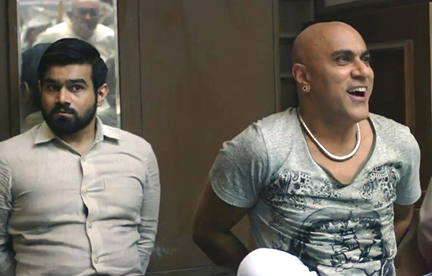 /media/k2/galleries/62555/Bank-Chor-Movie-Stills-07