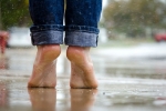 monsoon, How to Take Care of Foot in monsoon, 4 steps to follow to keep your feet neat and clean in monsoon, Flip flop