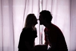 how to be romantic in a relationship, romantic ideas for your boyfriend, 9 ways to romance your husband, Texting