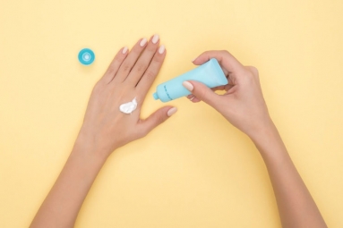 Are Sunscreens Safe? Sunscreen Chemicals Enter Bloodstream After One Day of Use, Says Study Are Sunscreens Safe? Sunscreen Chemicals Enter Bloodstream After One Day of Use, Says Study