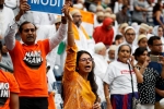 narendra modi speech at howdy modi, Narendra modi, in pictures narendra modi indian americans at howdy modi, Indian flag