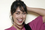 Miss england, Bhasha Mukherjee, miss england gets back to her duty as nhs doctor during pandemic, Bhasha mukherjee