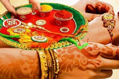 Raksha Bandhan 2019: Things You Must Place on the Rakhi Thal Raksha Bandhan 2019: Things You Must Place on the Rakhi Thal