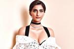 Sonam Kapoor hot, Sonam Kapoor hot, sonam kapoor turns the talk of the town, Fashion show Sonam Kapoor hot, Sonam Kapoor hot, sonam kapoor turns the talk of the town, Fashion show