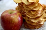 Apple Chips, snacks, spicy apple chips recipe, Paper towel