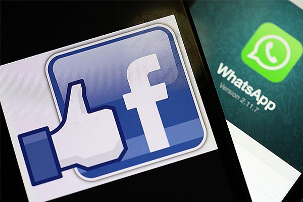 'Facebook for Android' app includes WhatsApp!},{'Facebook for Android' app includes WhatsApp!