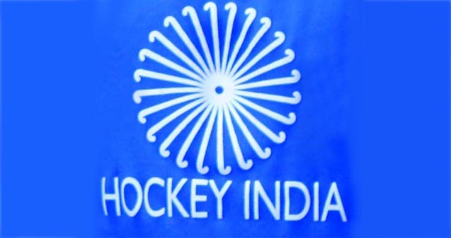 Junior women&#039;s hockey team leaves for battle},{Junior women&#039;s hockey team leaves for battle